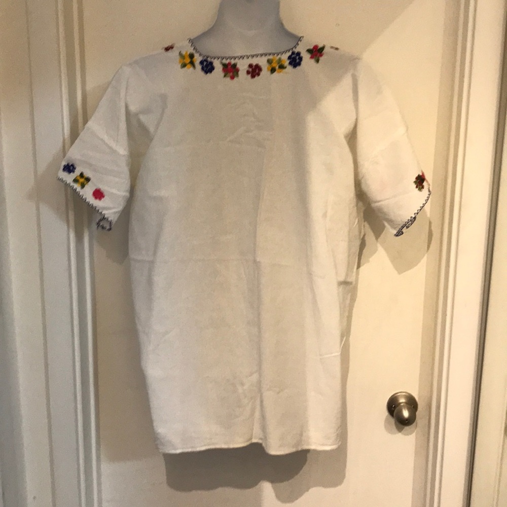Embroidered Blouse - Picture 2 of 4